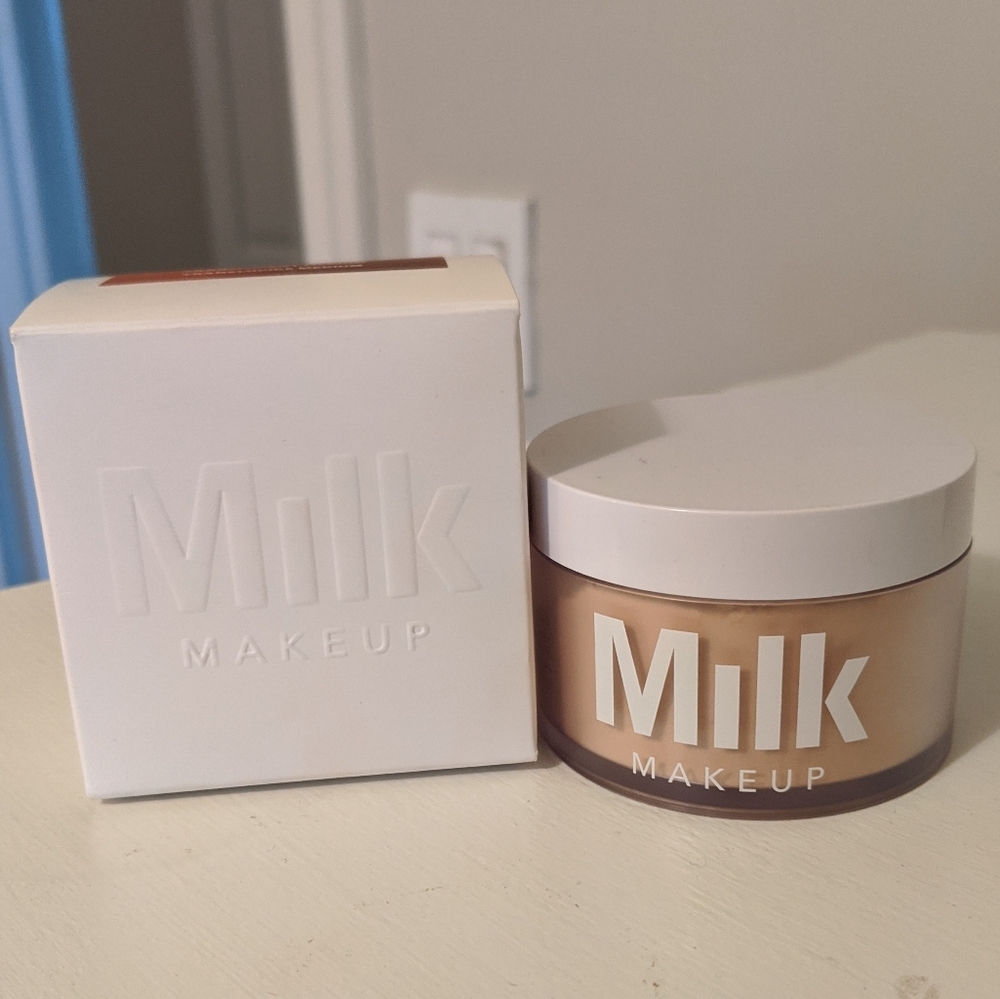 MILK MAKEUP Blur + Set Matte Loose Powder